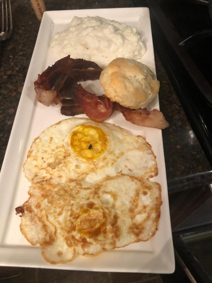 The Montgomery B&B スタークビル エクステリア 写真